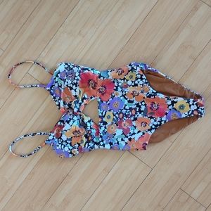 *NEVER WORN!* Kyslee Cutout One-Piece Swimsuit - Meadow Sweet Floral - NWOT